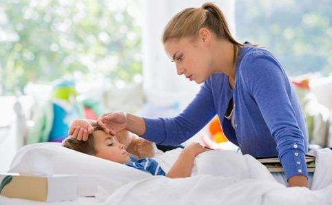 宝宝发烧了，千万不要帮倒忙！